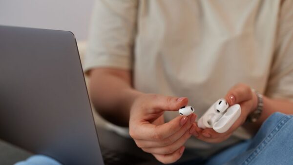 Melhores fones de ouvido bluetooth de 2026 comparados lado a lado