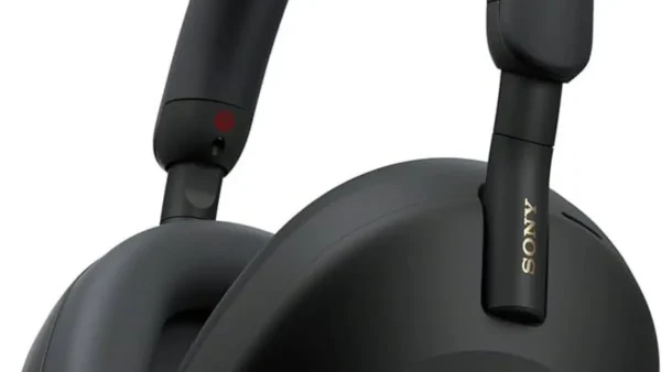 Sony WH-1000XM5 (referência Sony 2026)