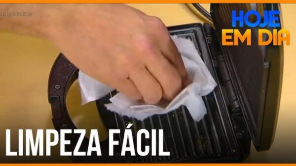 Como limpar sanduicheira