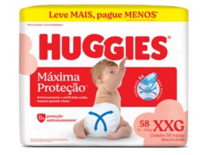 Fraldas descartáveis empilhadas por tamanho