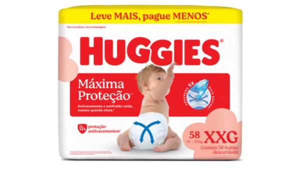 Fraldas descartáveis empilhadas por tamanho
