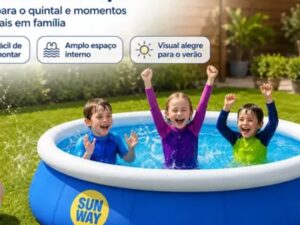 Piscina inflável no quintal no verão