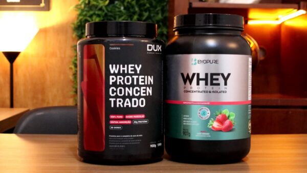 Potes de whey Vitafor e Growth comparados