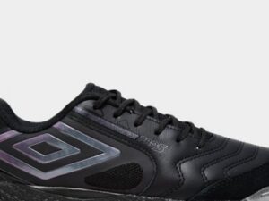 Chuteira de futsal Umbro Pro 5 sola lisa