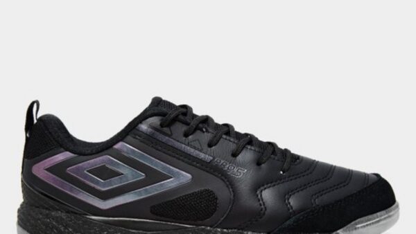 Chuteira de futsal Umbro Pro 5 sola lisa