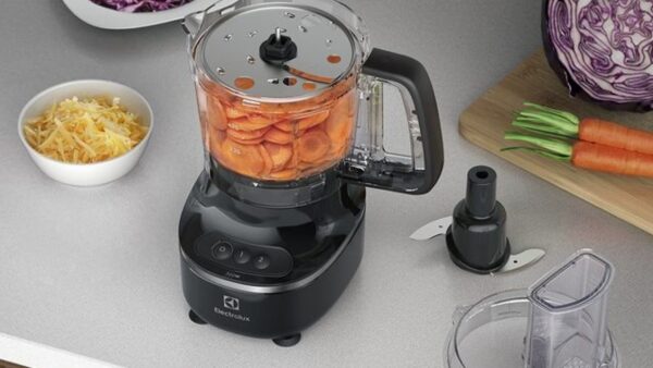 Multiprocessadores de alimentos comparados por potência e preço