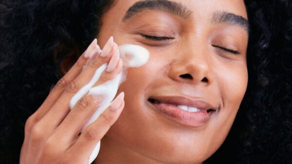 Produtos para espinhas e cravos comparados por etapa e ativo