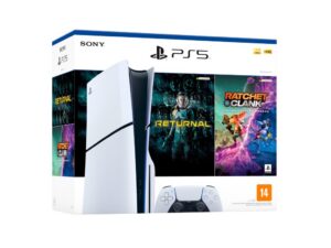 PS5 com disco de jogo na mão