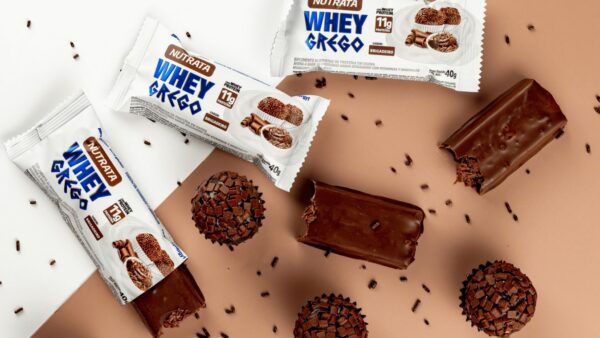 Barrinha de proteína e barra de cereal comparadas por custo da proteína
