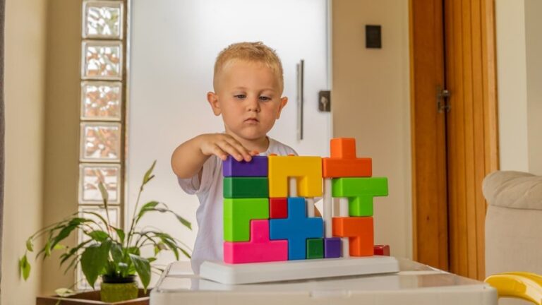 Melhores brinquedos para crianças de 1 ano: o que passa no…