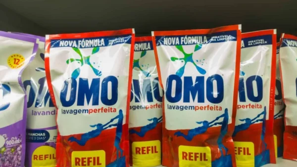 OMO ou Brilhante: qual sabão líquido custa menos por litro (2026)